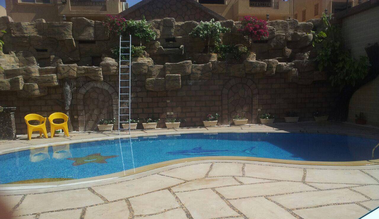 شركة تنظيف مسابح