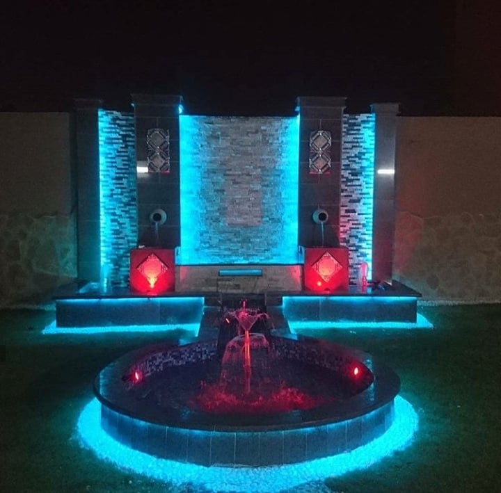 شلالات جدارية بالرياض